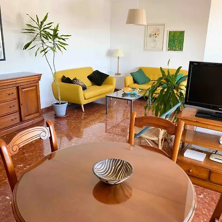 아파트 Flat With Wonderful Views *